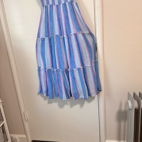 Rails Maxi Dress. Perfect to throw on and go. - Picture 3 of 4